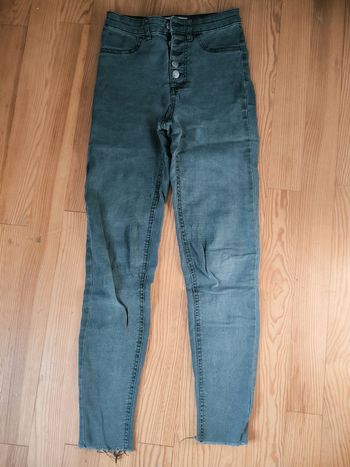 Jeans taille haute, jambe étroite