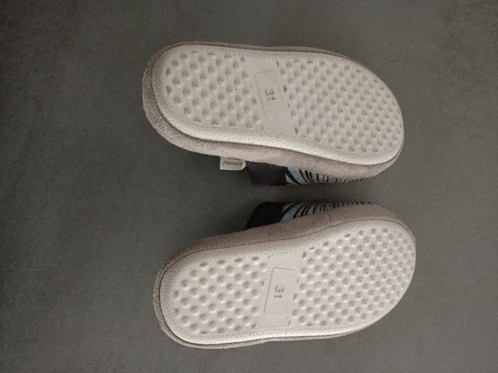 Pantoufles Pikachu - photo numéro 2