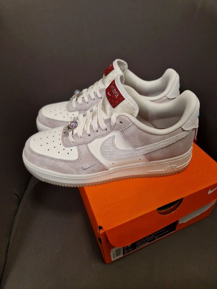 Air force 1 '07 LX platinium violet year of the dragon - photo numéro 4