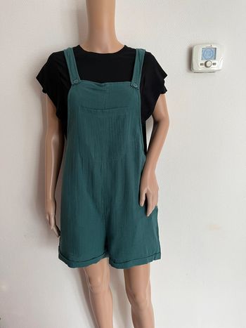 Combi short vert taille 38, 100 % coton T-shirt noir non fourni