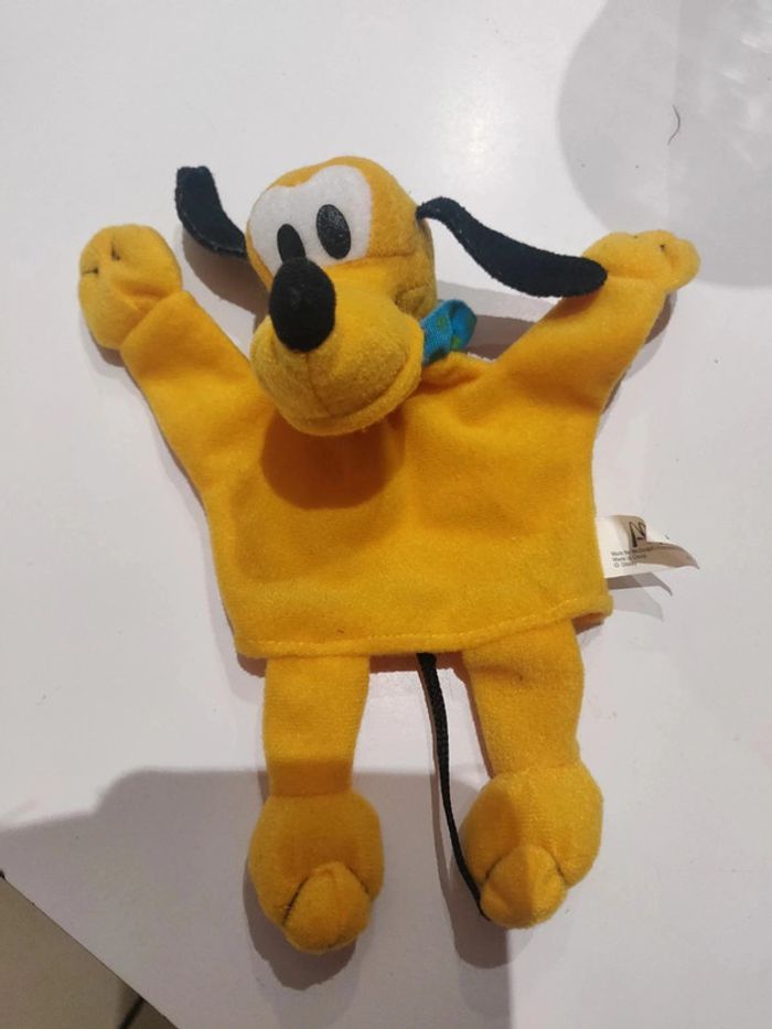 Marionnette main Pluto Disney Mac Do