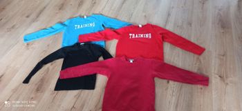 4 pulls de sport 12 ans