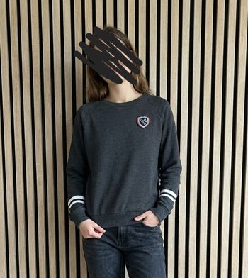 ​🏷️ Sweat-shirt Gris Anthracite à Écusson – Style Sportswear – Taille 38