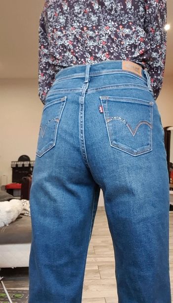 Jean Levi's 512 perfectly slimming bootcut  w28 l32 taille 38 en très bon état