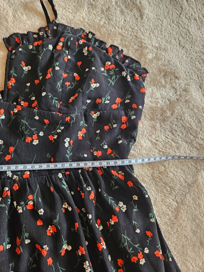 Robe courte fleurie façon bustier Shein - photo numéro 9