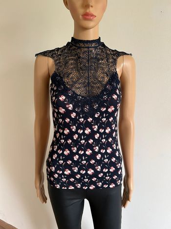 Top fleuri sans manches Morgan taille XS jamais porté