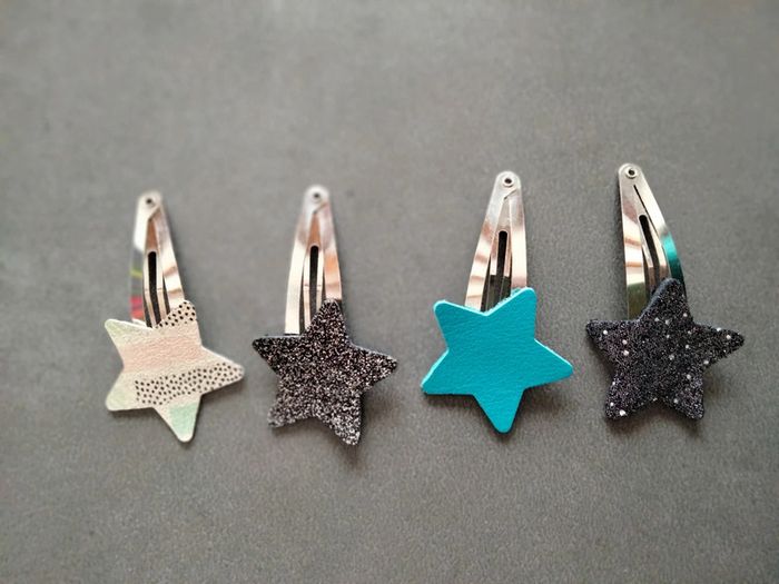 Barrettes étoiles en cuir
