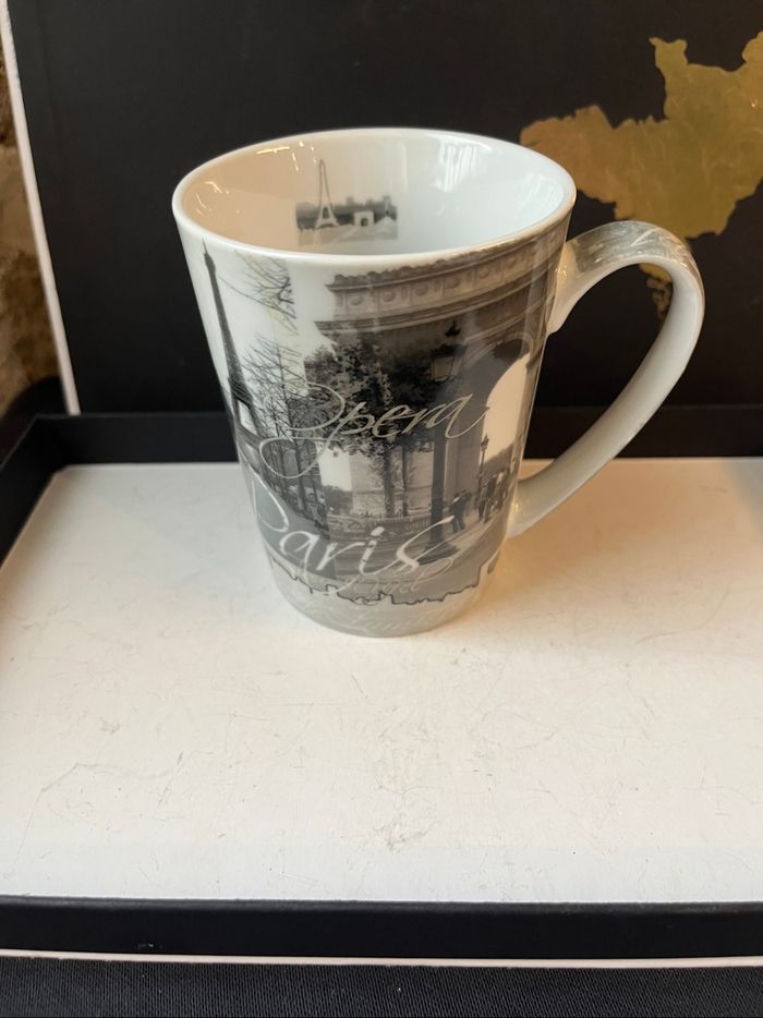 Magnifique mug Paris Easy Life Dora Papis - photo numéro 7