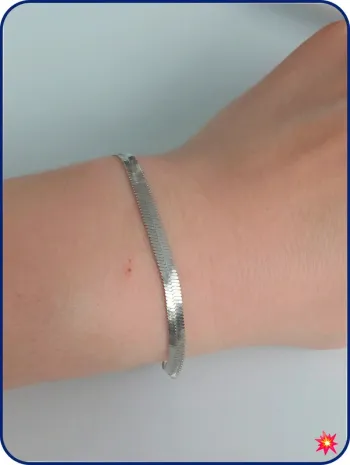 Bracelet argenté brillant - look chic garanti !