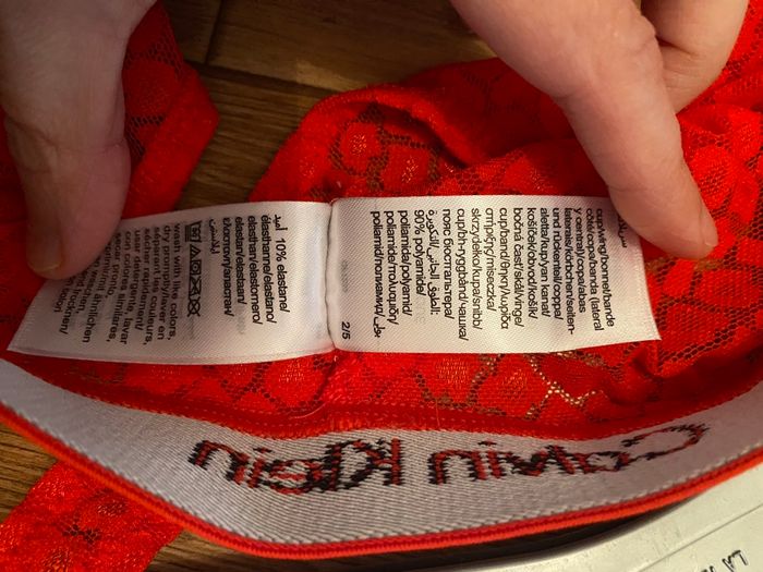 Brassière Rouge Calvin Klein taille xs neuf - photo numéro 4