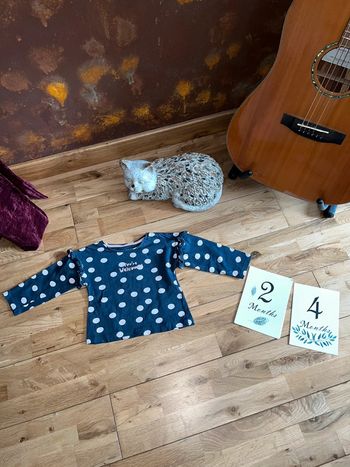 Joli t-shirt bleu à pois roses vertbaudet très bon état 24mois/2ans