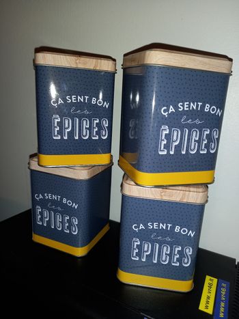 Lot de boîtes à épices