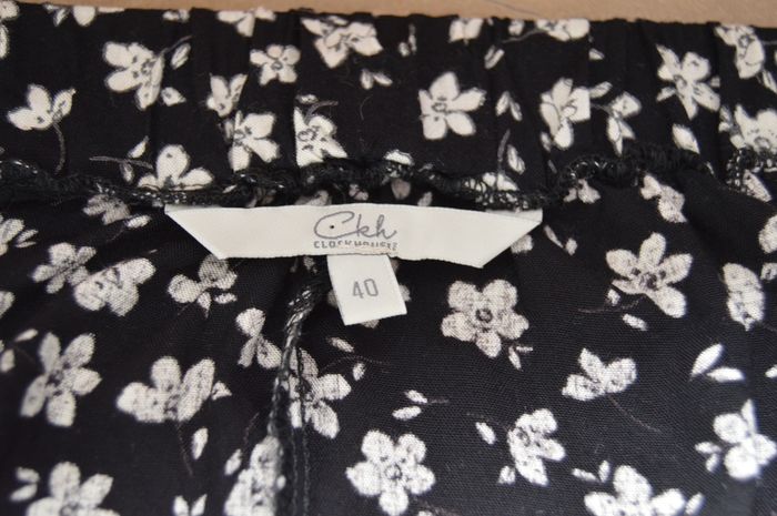 Jupe CKH noire fleurie volantée – taille 40 - photo numéro 3