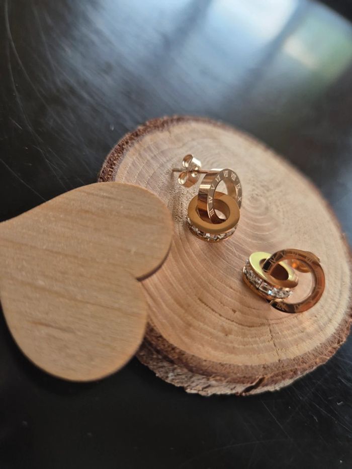 Magnifique boucle d'oreilles acier brillante - photo numéro 2
