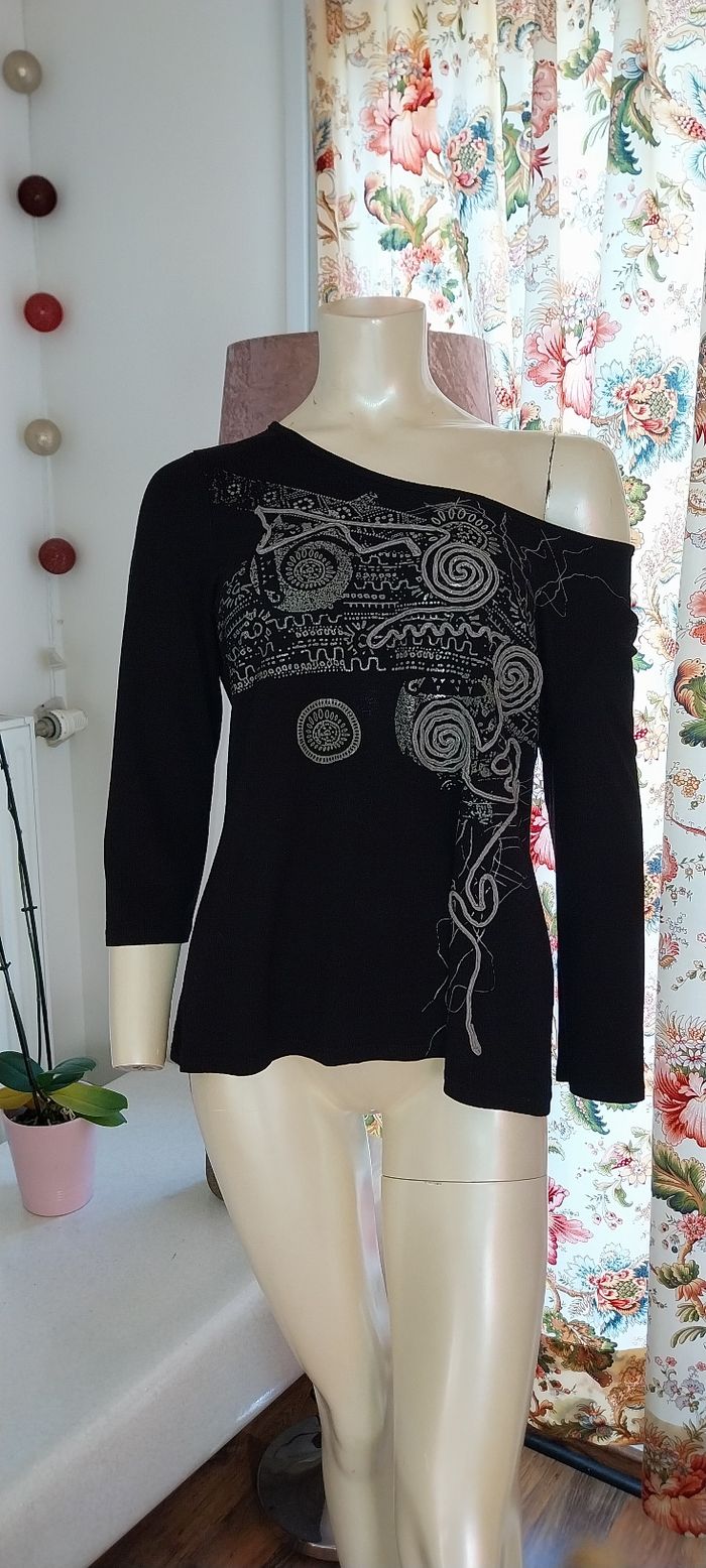 Top/ tunique/ t-shirt manches longues noir Broderies argentées taille 40/ 3 / L excellent état - photo numéro 2