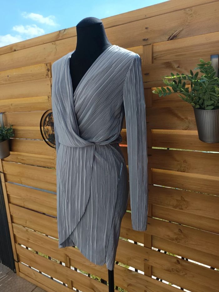 Superbe robe argentée taille S - photo numéro 2