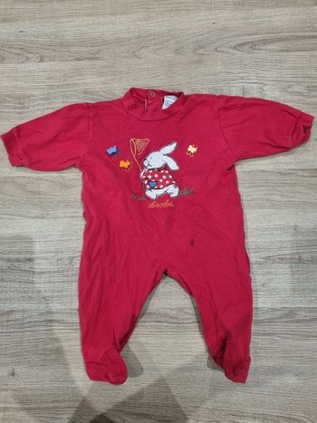 Pyjama taille 3 mois rouge tres bonne etat