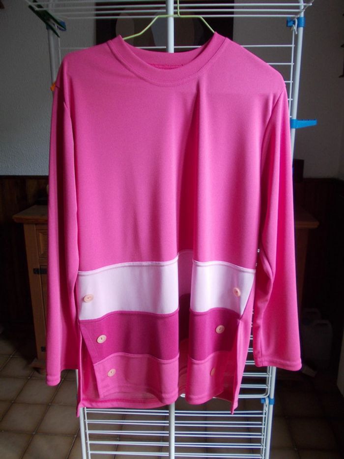 Joli pull long léger femme rayé 3 tons de rose + boutons M excellent état
