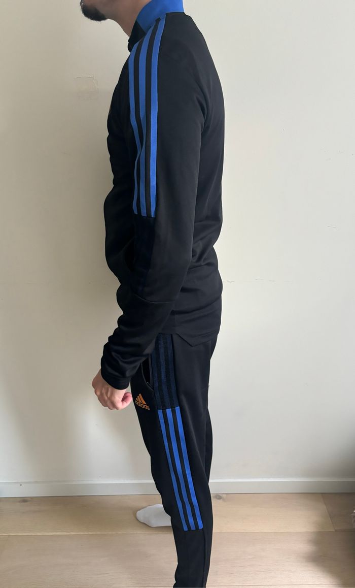 Survêtement Real Madrid 2021 - Officiel Adidas - Taille M - photo numéro 2