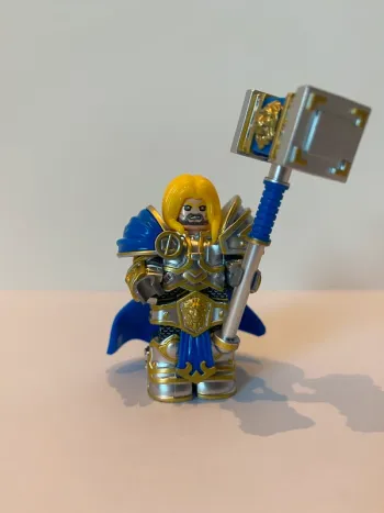 Figurine type lego Arthas. world of Warcraft