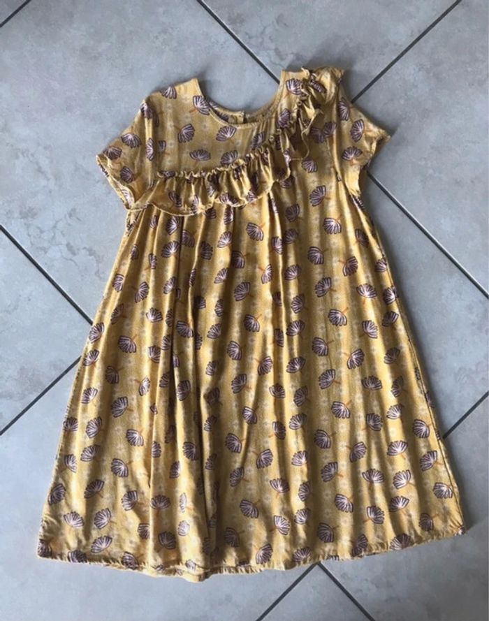 Robe tape à l’ œil 10ans