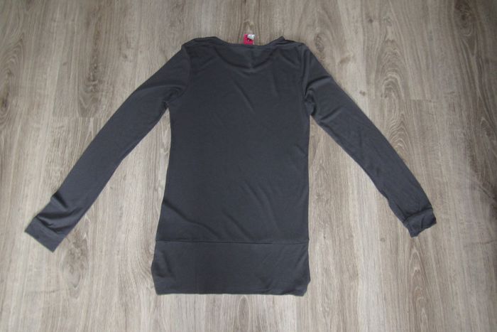 TEE SHIRT LONG ML GRIS FILLE "HELLO KITTY" - 10 ANS - n°01 - photo numéro 4