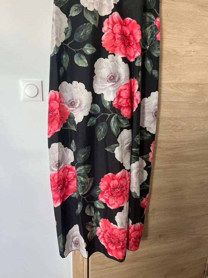 Longue robe fleurie - photo numéro 2