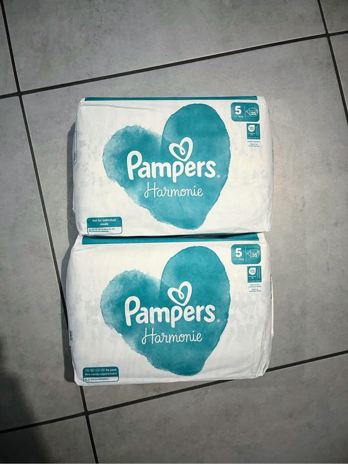 Lot 70 couches Pampers Harmonie taille 5