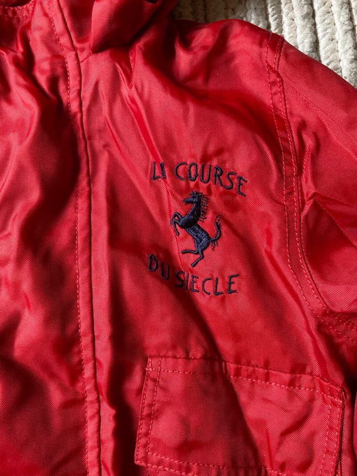 Bomber rouge avec capuche à boutons Ferrari 4 ans - photo numéro 2
