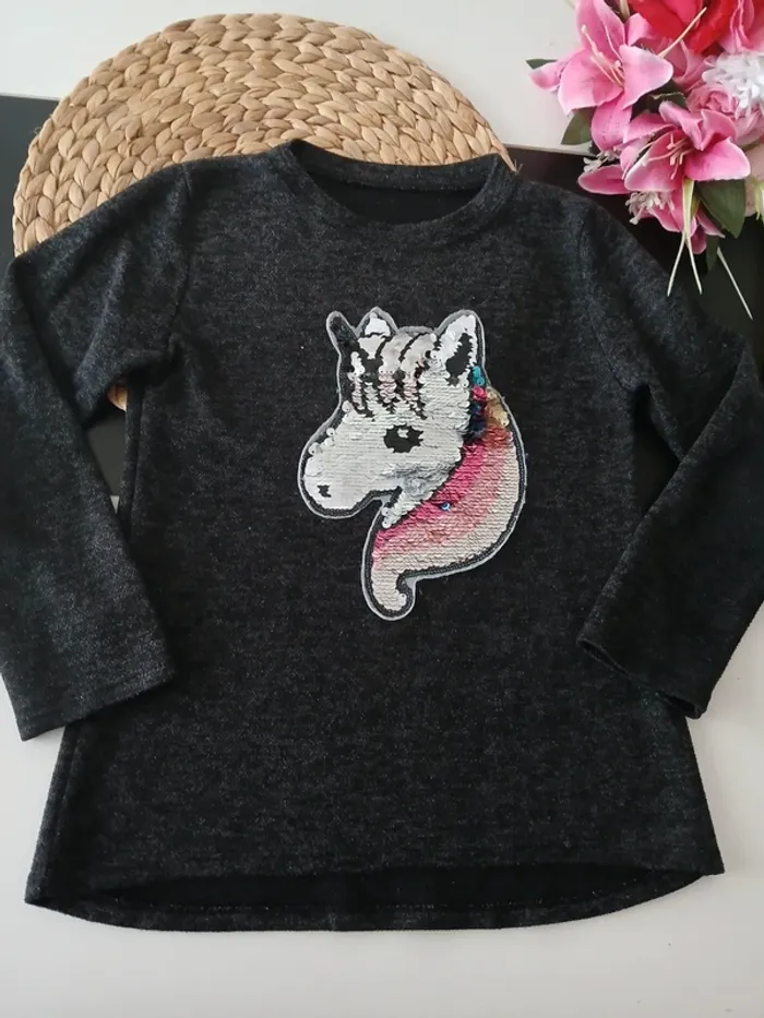 Pull hivers licorne C&A Taille 8 ans🌿💝 - photo numéro 5