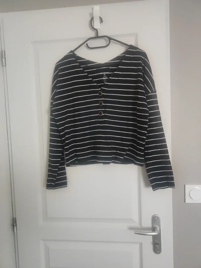 Pull bleu marine rayé TBE