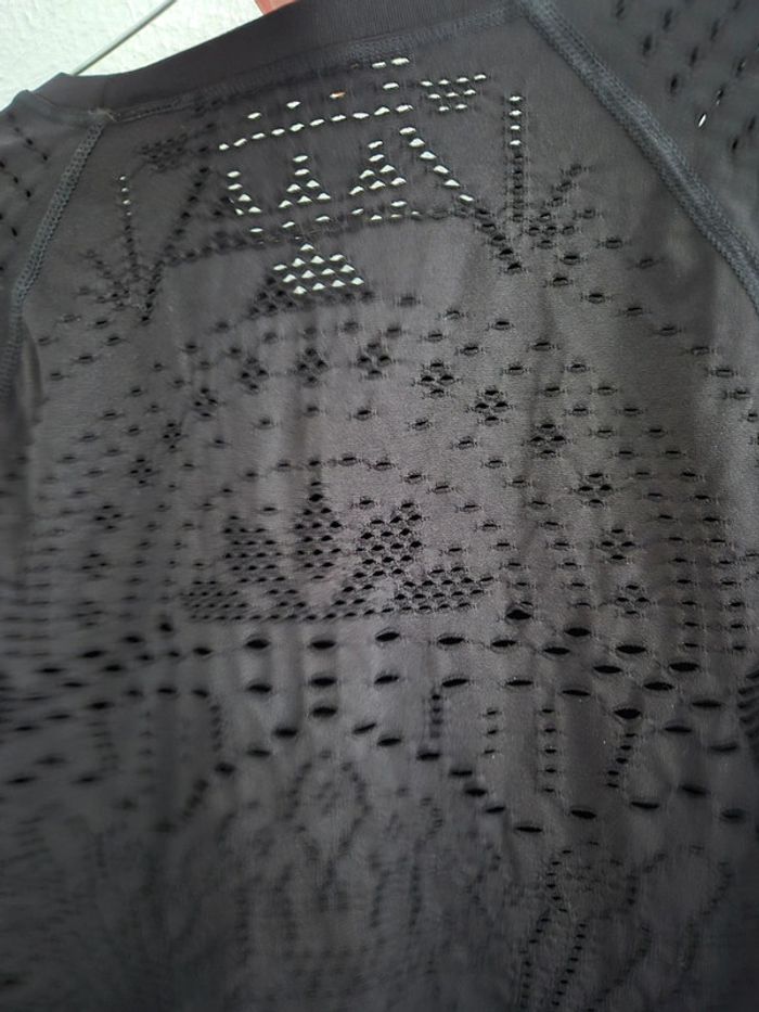 Top de sport H&M noir - photo numéro 8