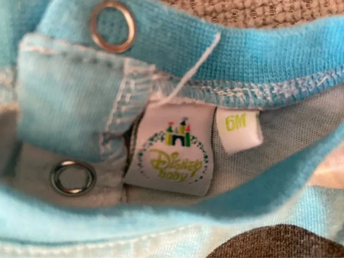 T-shirt Disney Mickey taille 6 mois - photo numéro 3