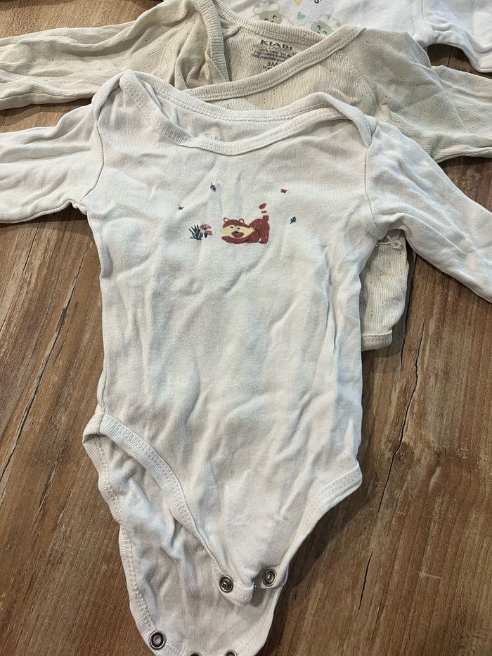 Lot 7 bodies Manches longues taille 3 mois - photo numéro 4