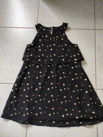 Robe tunique noire et coeur dorée 8 ans neuve