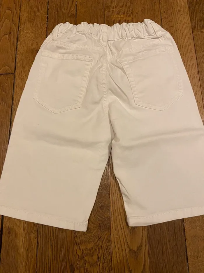 Short blanc en très bon état 6/7 ans - photo numéro 3