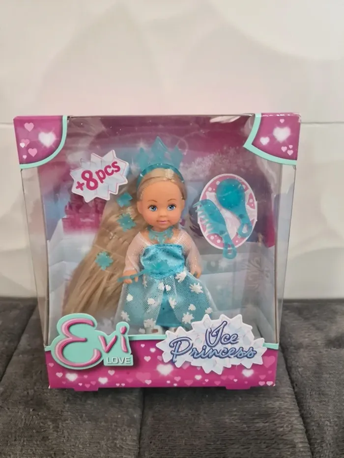 poupée princesse des glaces 12 cm Evi love