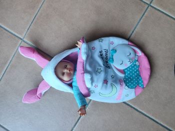 Bébé dans gigoteuse
