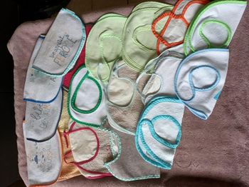 Lot de 18 bavoirs