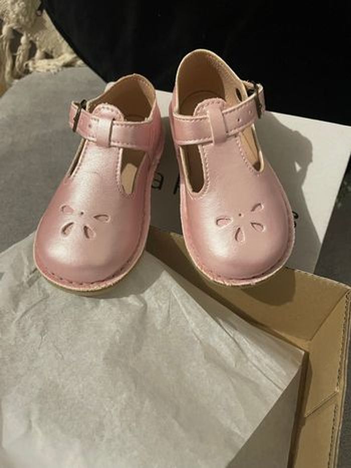 Chaussures babies   neuves - photo numéro 3