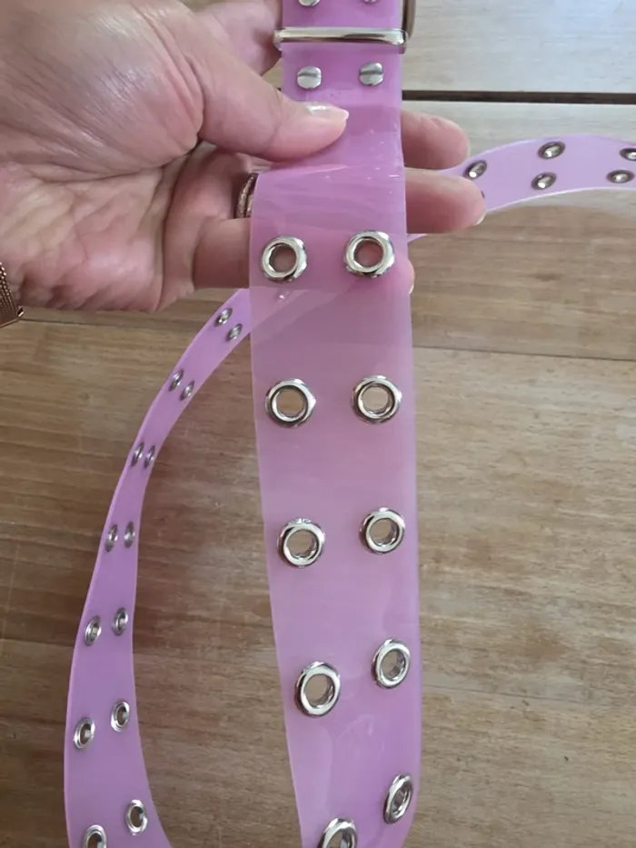 Ceinture rose à œillets – Marque Ardene – style Y2K / punk chic - photo numéro 2