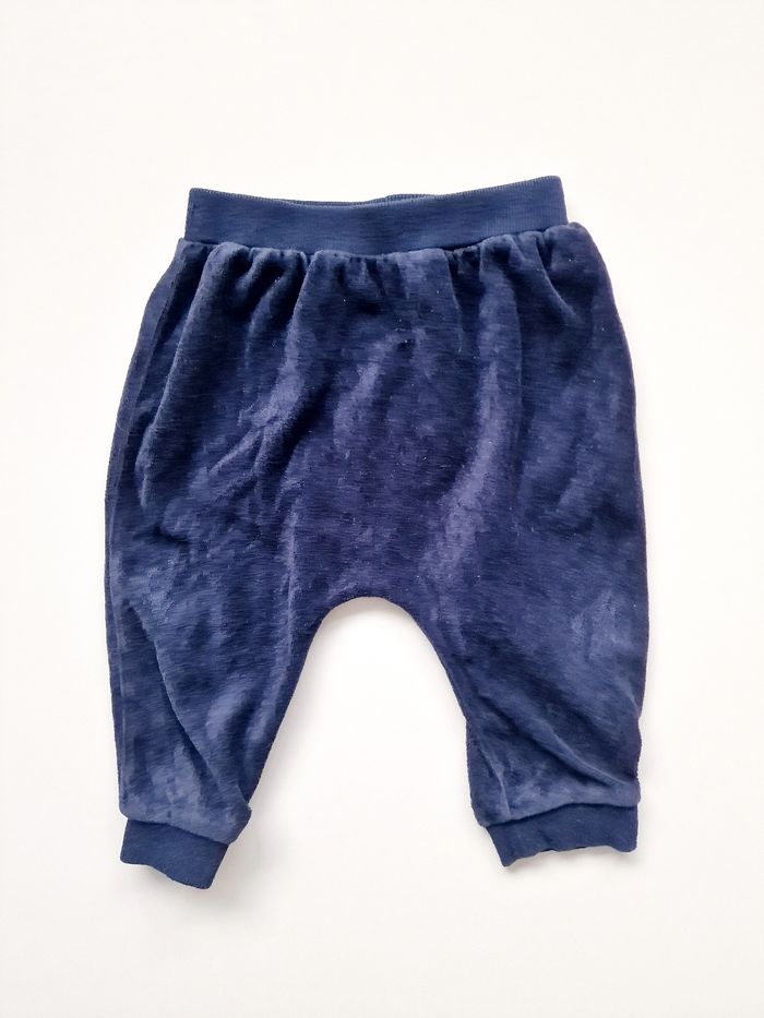 Kiabi - Ensemble training en velours - Gilet manches longues et capuche + pantalon (18 mois) - photo numéro 6