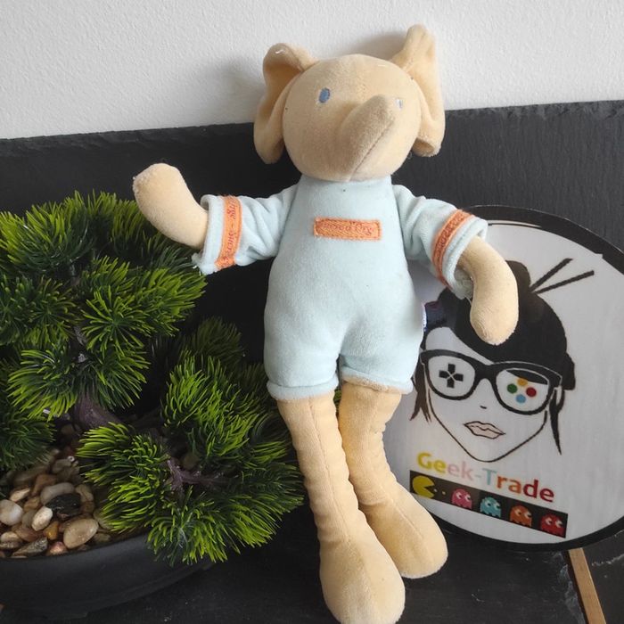 Doudou Peluche Poupee Sucre D'orge éléphant Jaune Beige Salopette Vert Bleu