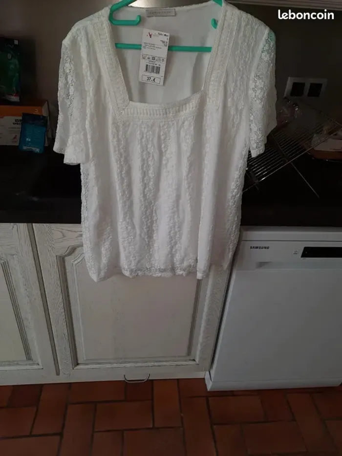 Tee shirt en dentelle col carré (5 / écru) - Armand Thiery