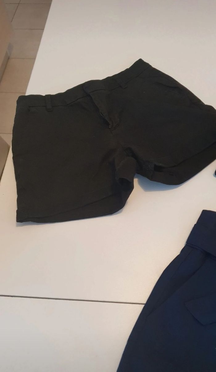 3 shorts en XS - photo numéro 2