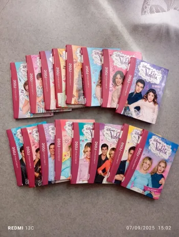 Lot de 16 livres violetta Disney
