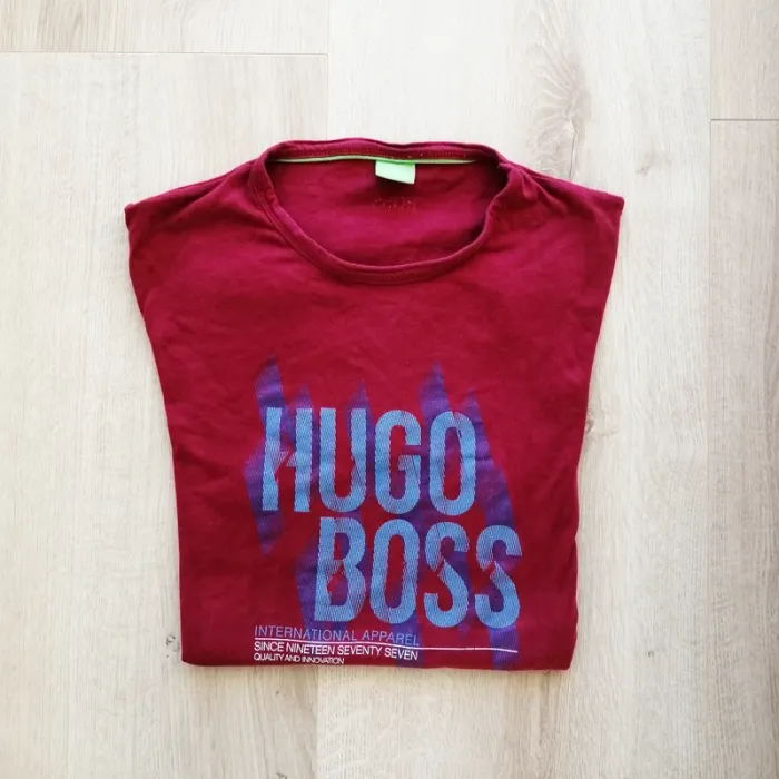 Boss by Hugo Boss T-Shirt Exclusive Y2K Homme bordeaux Collection Luxewear (Taille L)