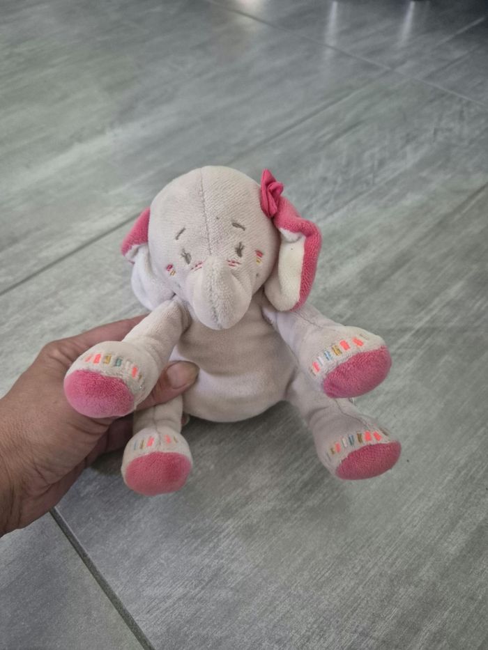 Peluche éléphant noukies à musique - photo numéro 5