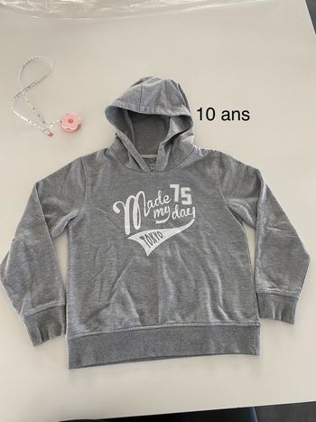 Pull fin capuche gris 10 ans