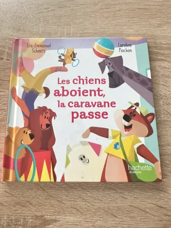 Les chiens aboient, la caravane passe